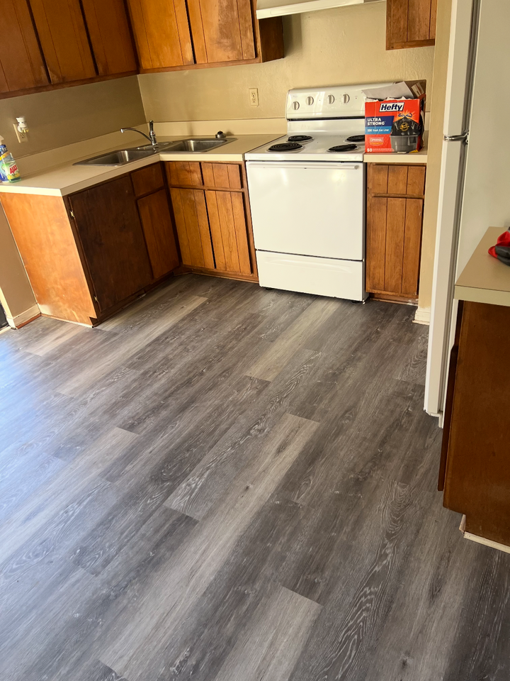 700 Tumbleweed Trl #B - Photo 3 of 9