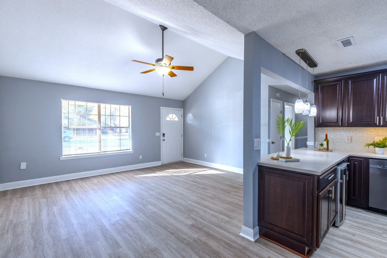 203 Monroe Ave #NA - Photo 3 of 23