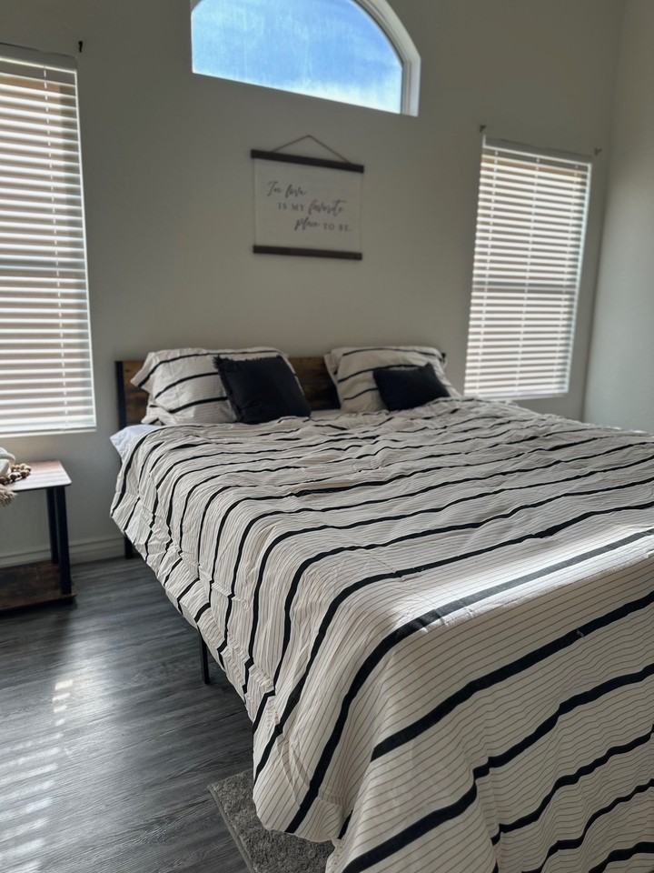 2745 E Hartford Ave #NA - Photo 5 of 11