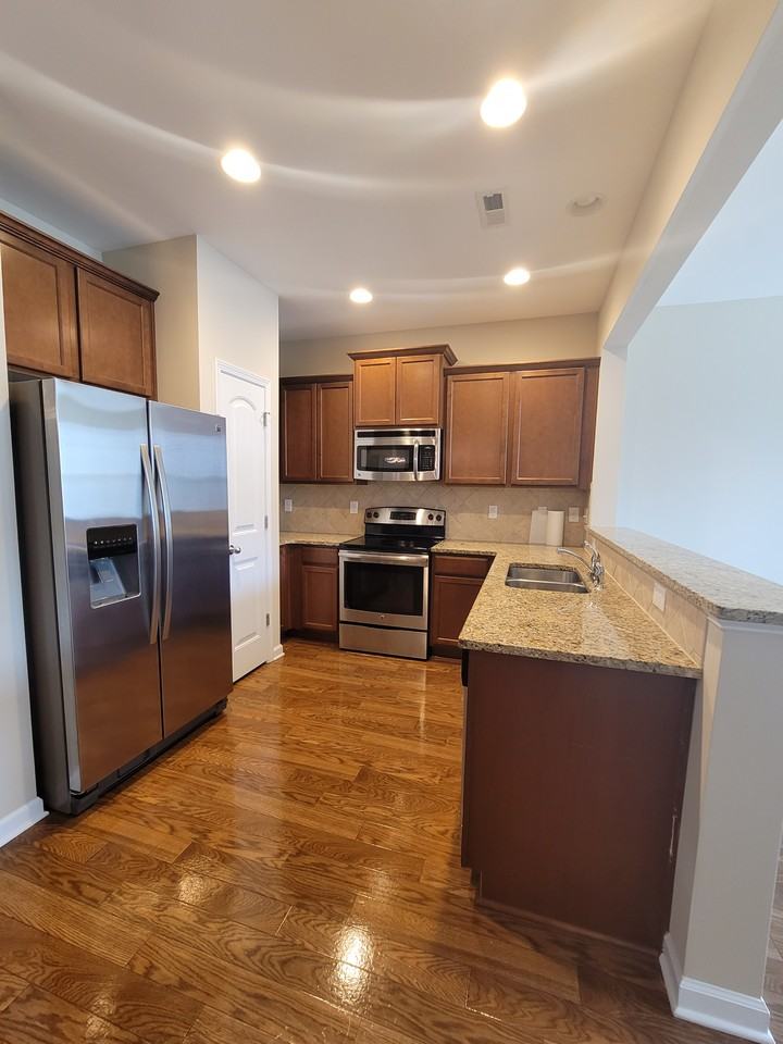 4464 Middletown Dr #4464 - Photo 3 of 16