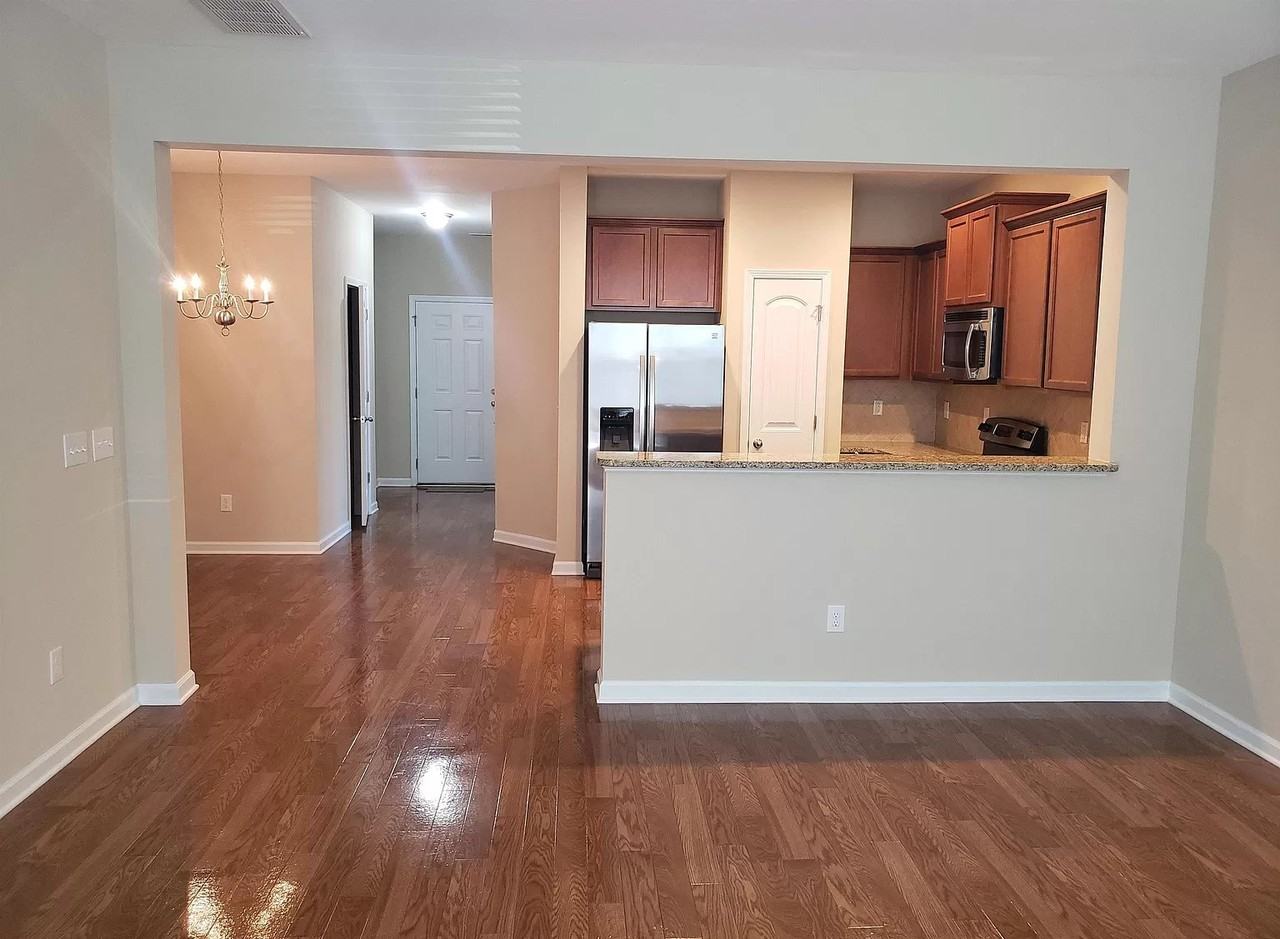 4464 Middletown Dr #4464 - Photo 4 of 16