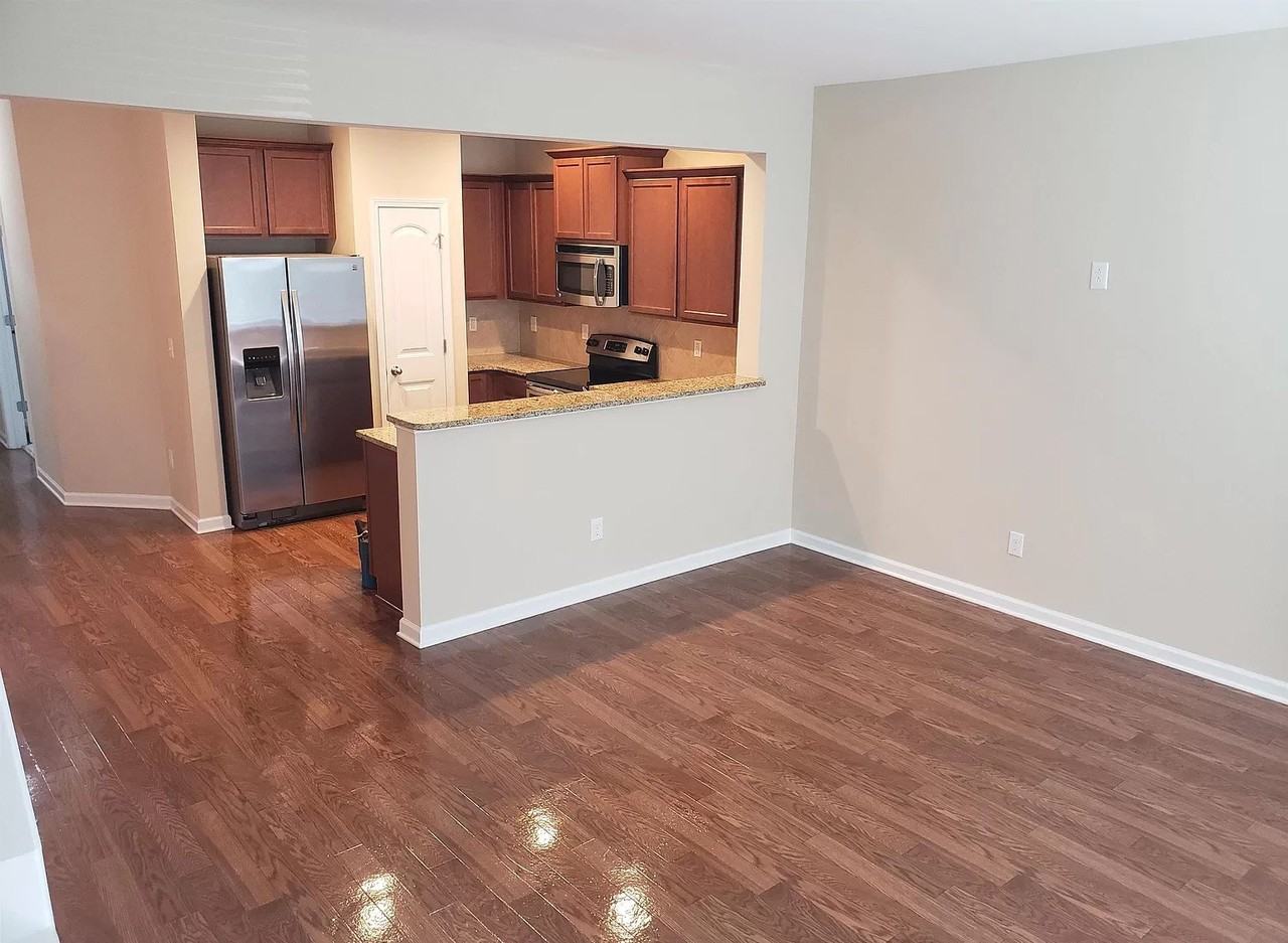 4464 Middletown Dr #4464 - Photo 5 of 16