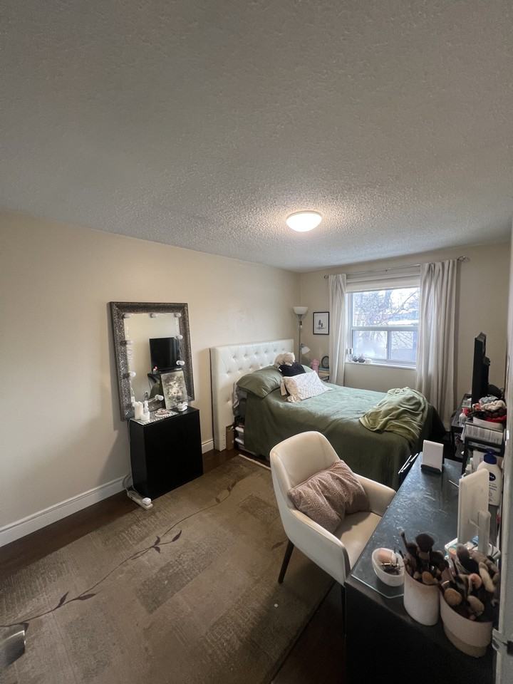 2643 Yonge Street #202 - Photo 2 of 6