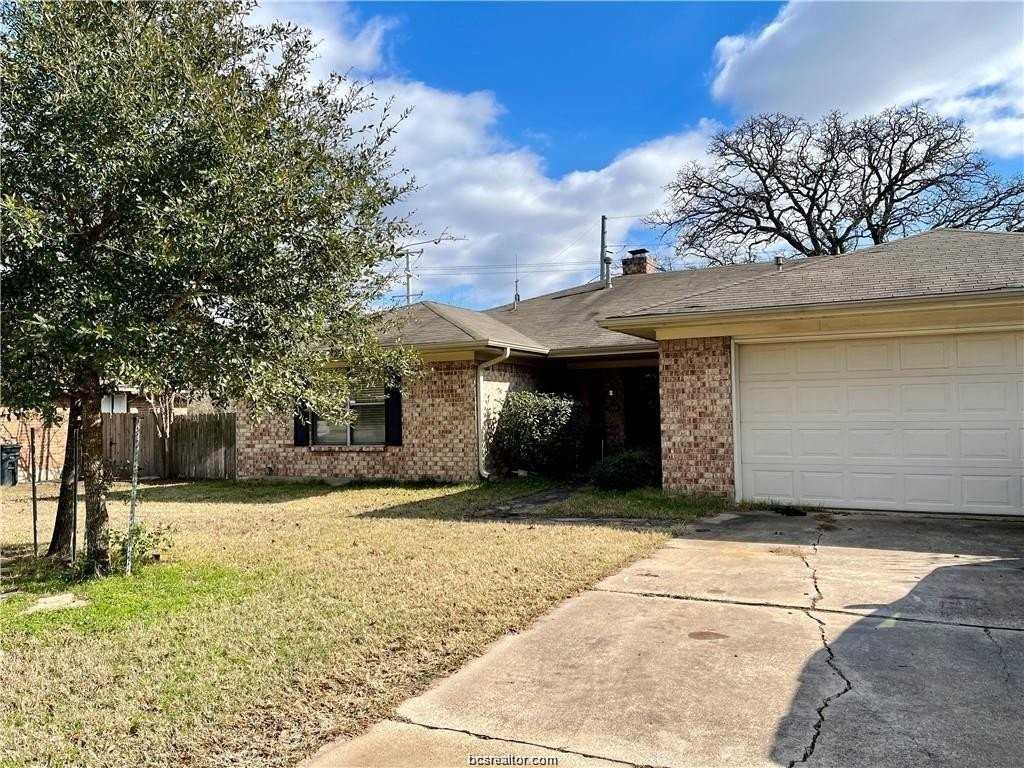 2101 Langford St - Photo 2 of 16