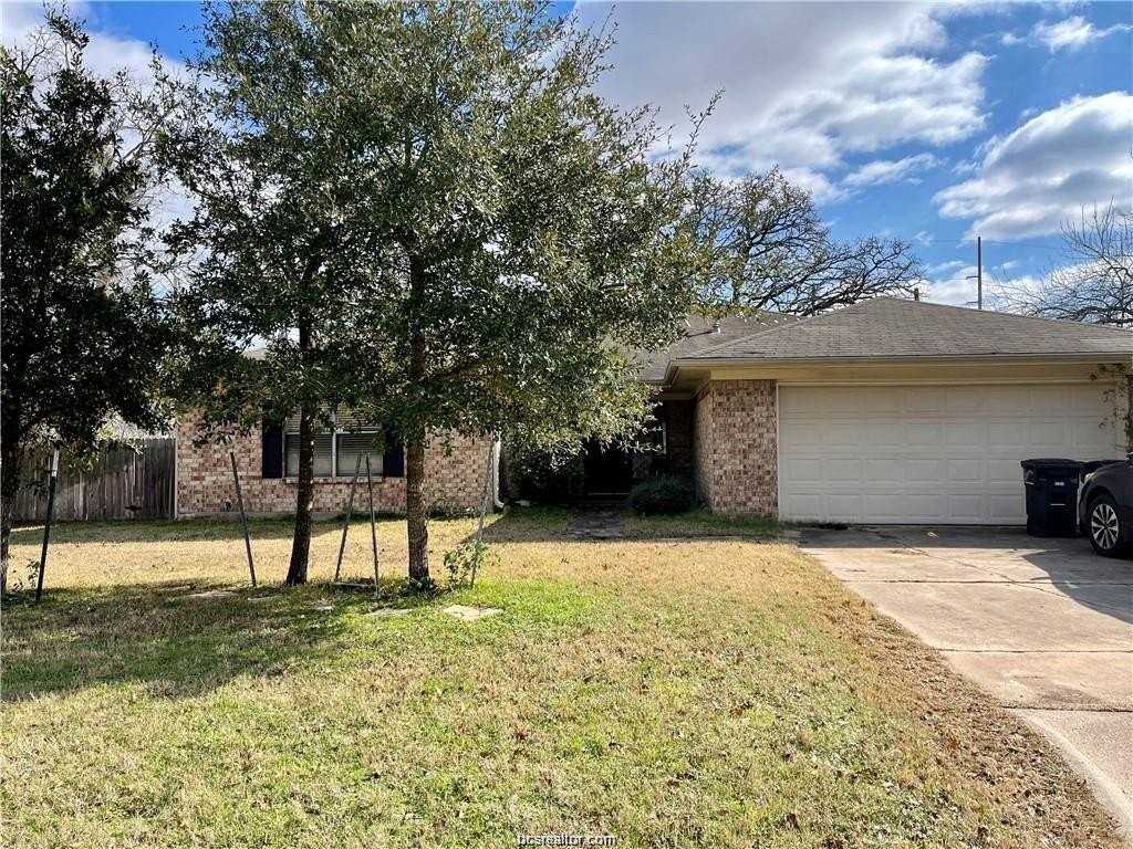 2101 Langford St - Photo 3 of 16