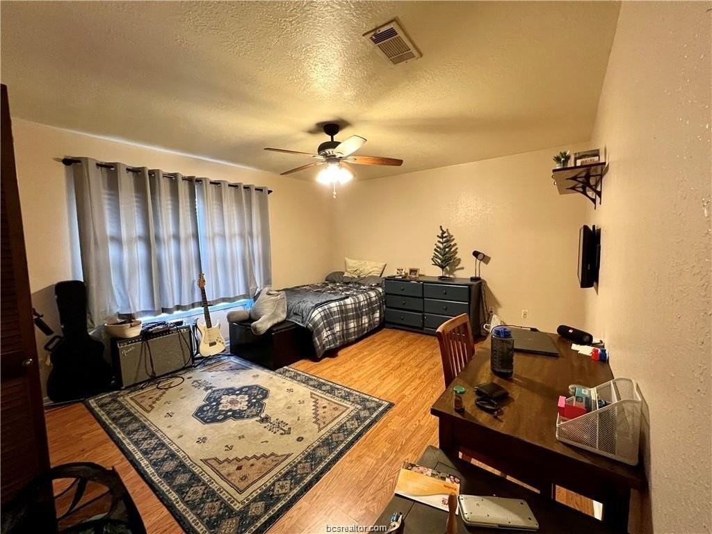 2101 Langford St - Photo 7 of 16