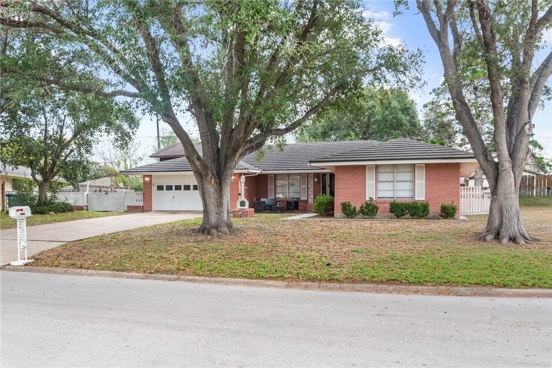 10714 Glenwood St - Photo 3 of 31