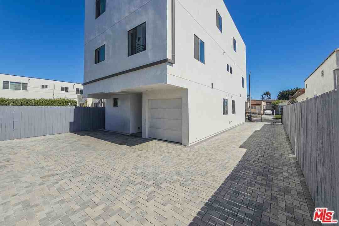 1923 Carmona Ave - Photo 3 of 30