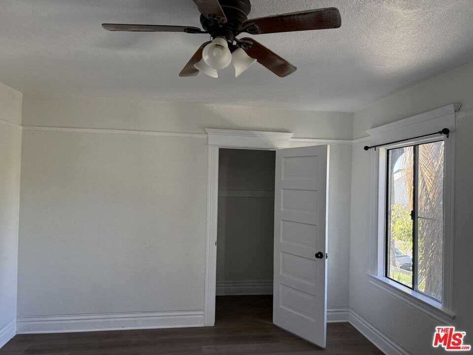 1206 W 36th St - Photo 4 of 10