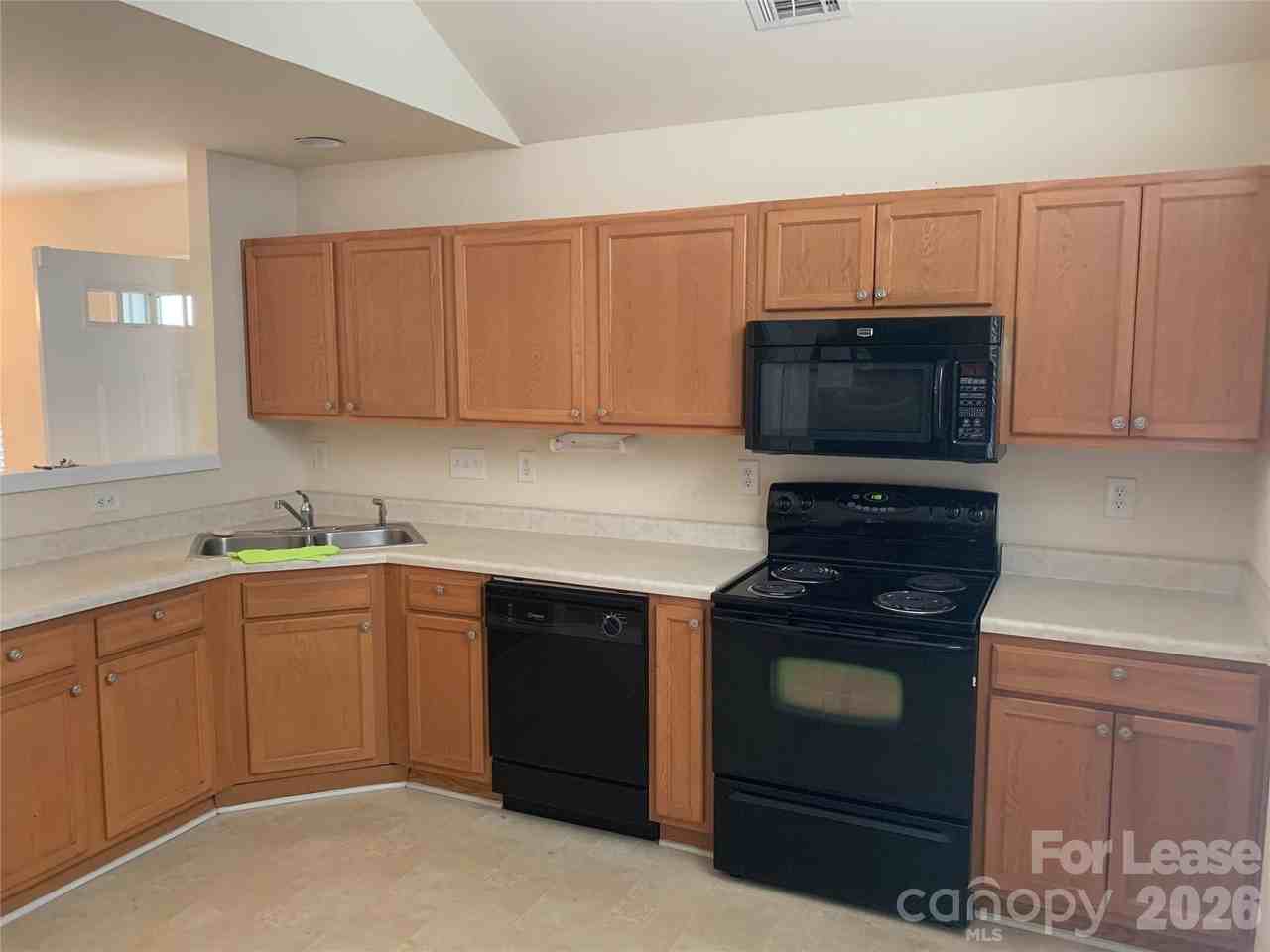 11163 Saintsbury Pl - Photo 2 of 21