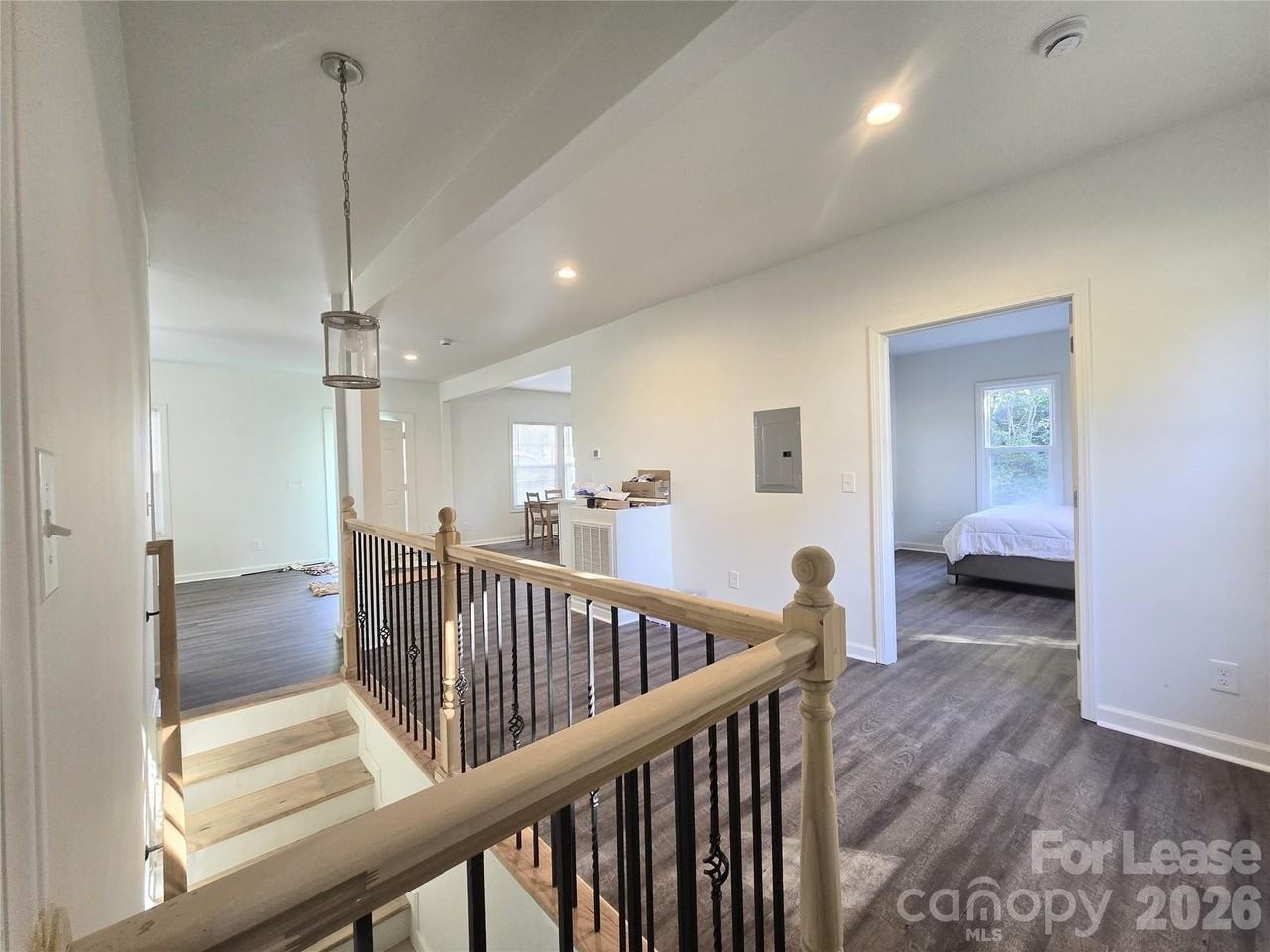 101 S Webb St - Photo 2 of 40