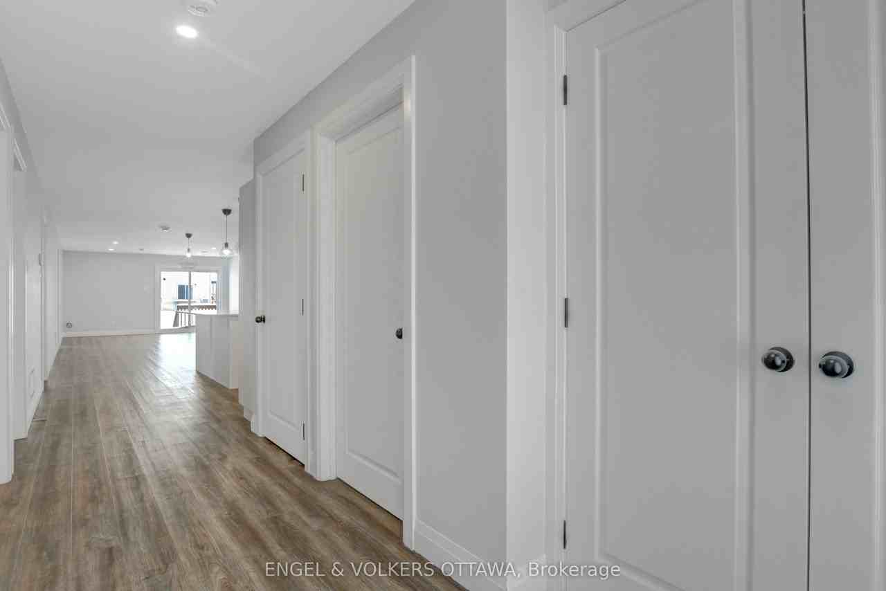 49 Adam St - Photo 5 of 31