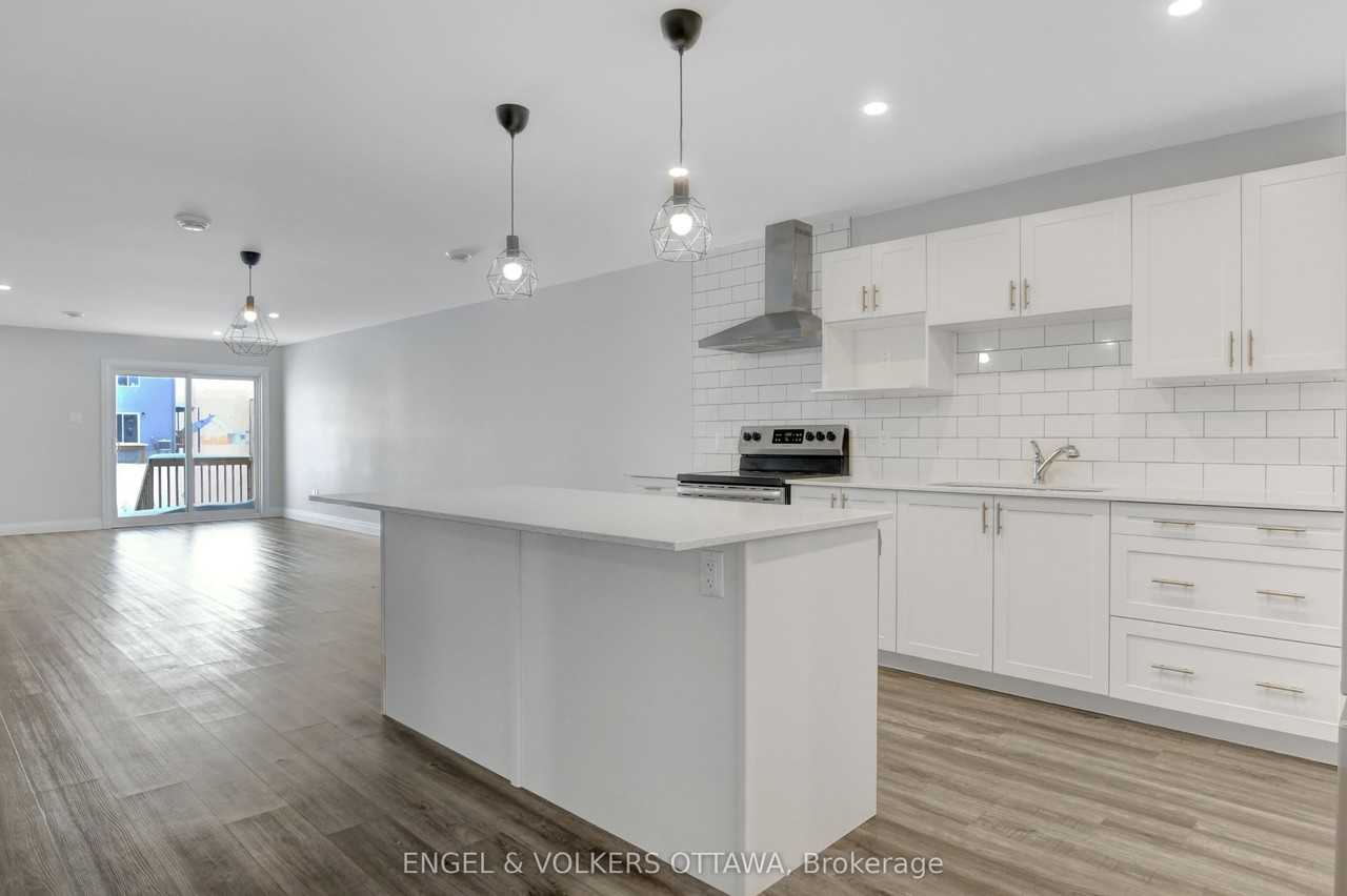 49 Adam St - Photo 7 of 31