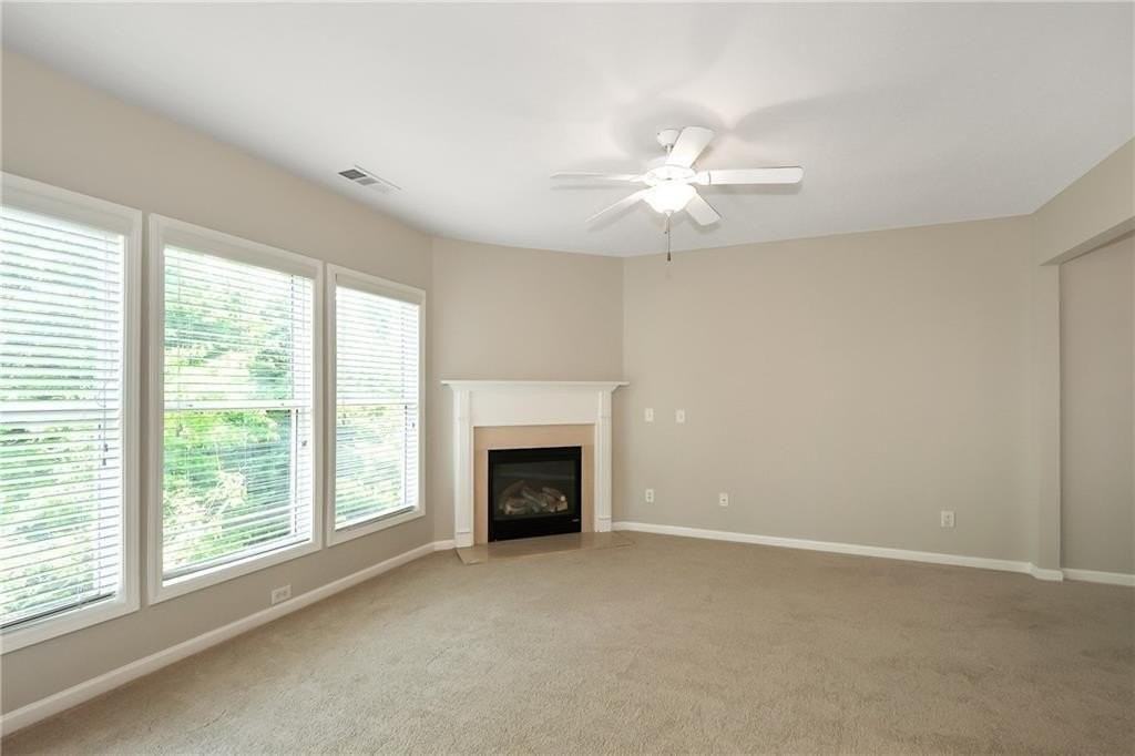 6090 Bentley Way - Photo 4 of 13