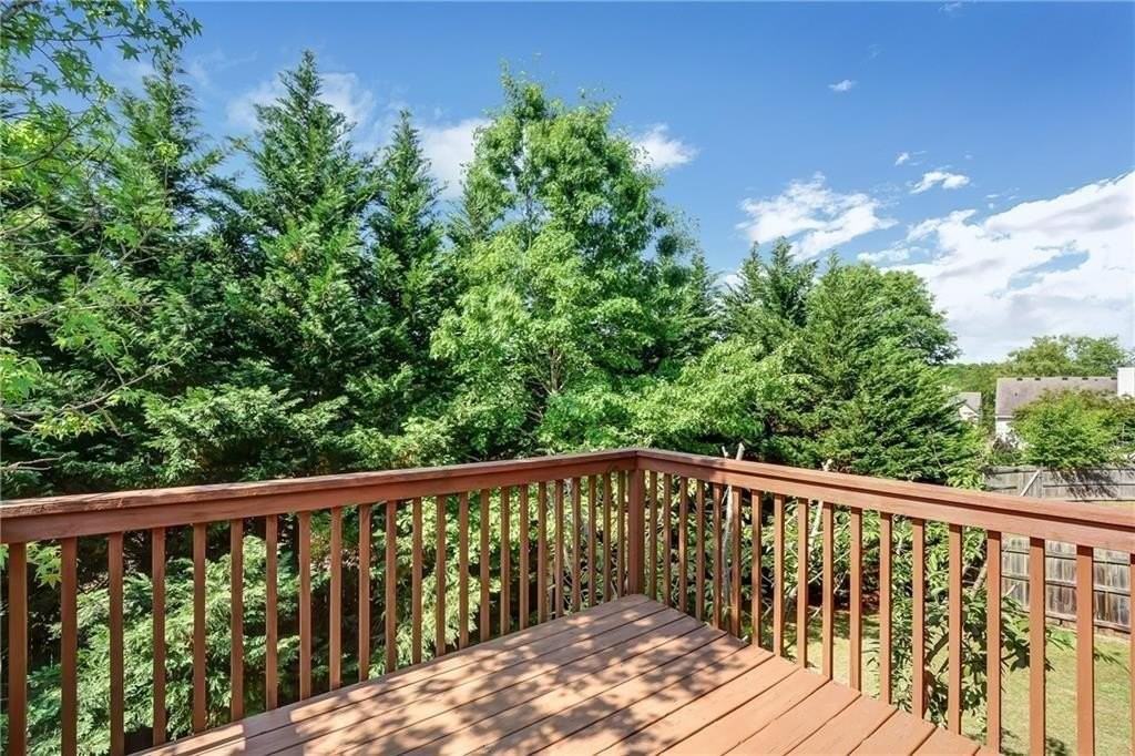 6090 Bentley Way - Photo 6 of 13