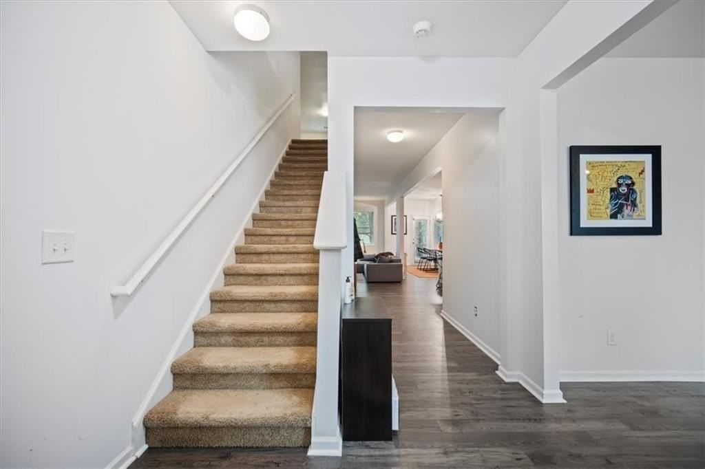 108 Aviary Ln - Photo 3 of 31