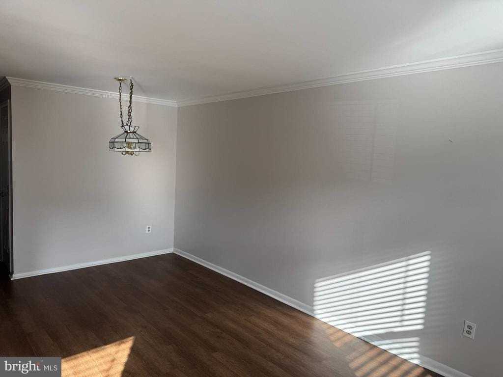 315 Walnut Court Way #15 - Photo 4 of 11