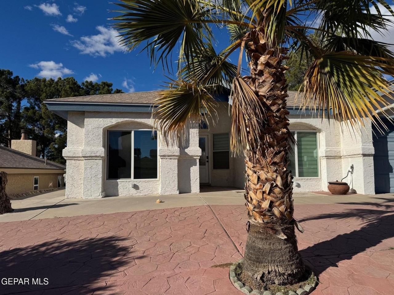 257 Arisano Dr - Photo 3 of 37