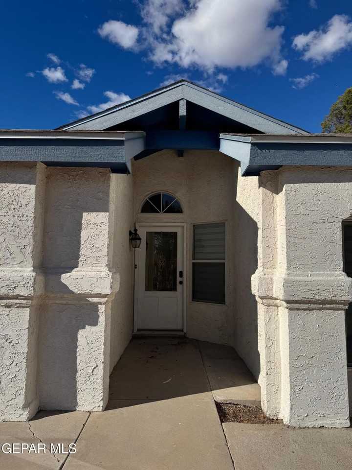 257 Arisano Dr - Photo 4 of 37