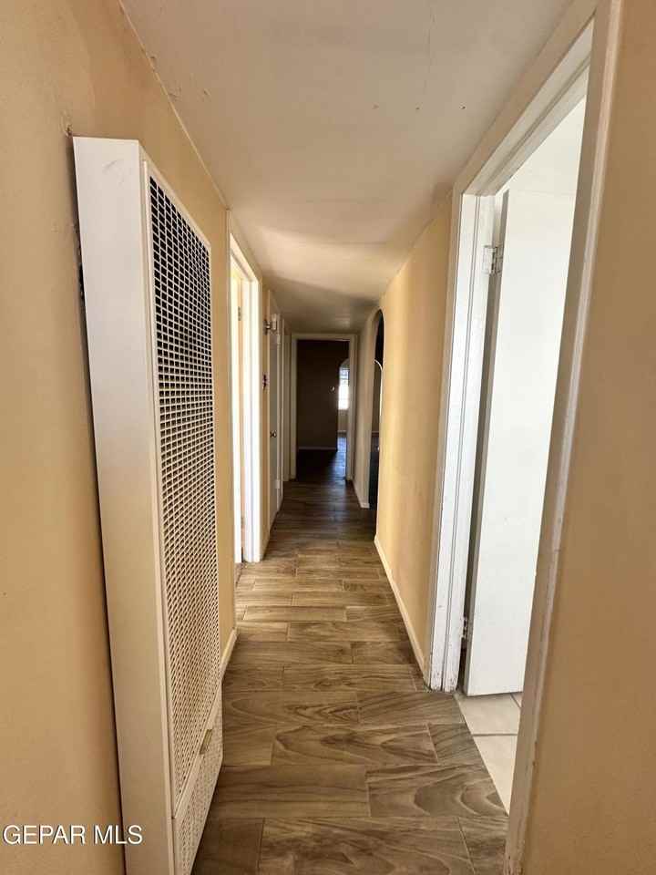 2606 Sacramento Ave - Photo 2 of 13