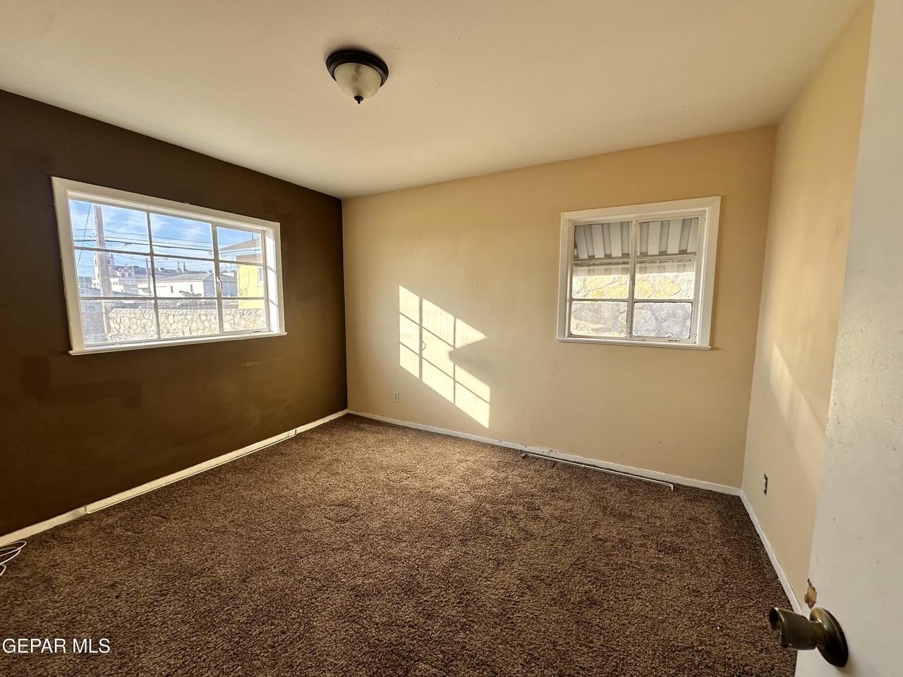 2606 Sacramento Ave - Photo 4 of 13