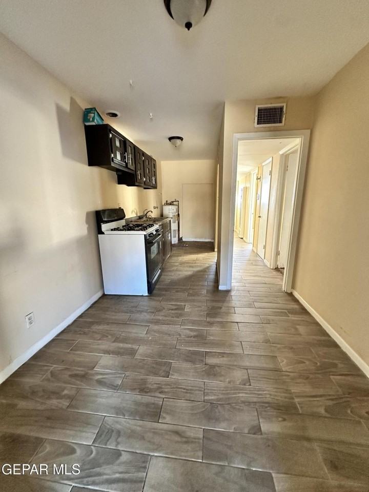 2606 Sacramento Ave - Photo 6 of 13