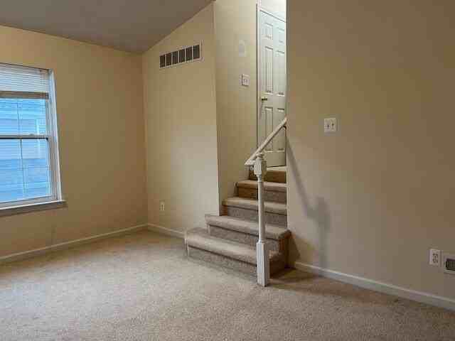 1346 N Bay Dr - Photo 4 of 14