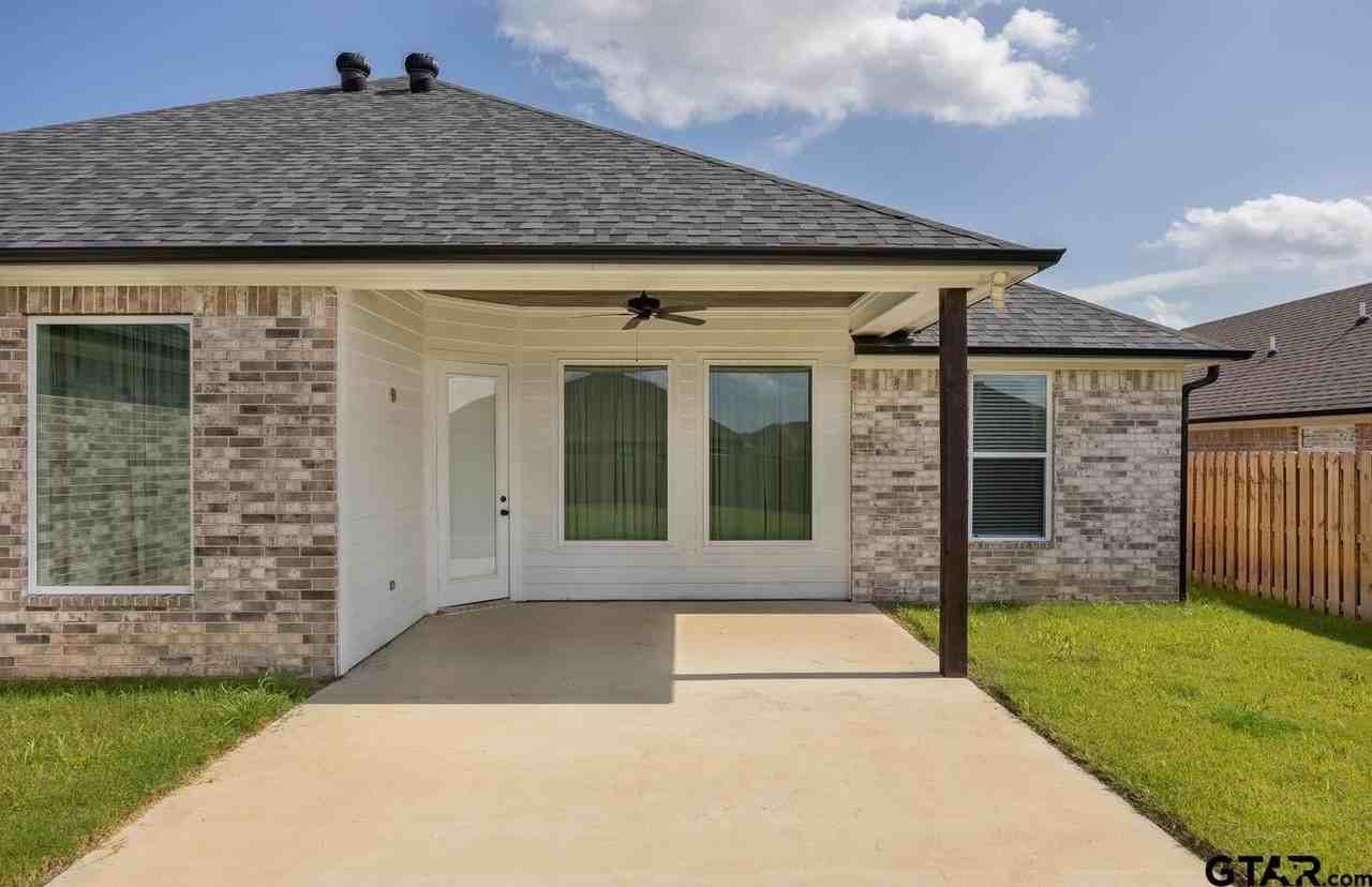 1811 Tres Dr - Photo 2 of 17