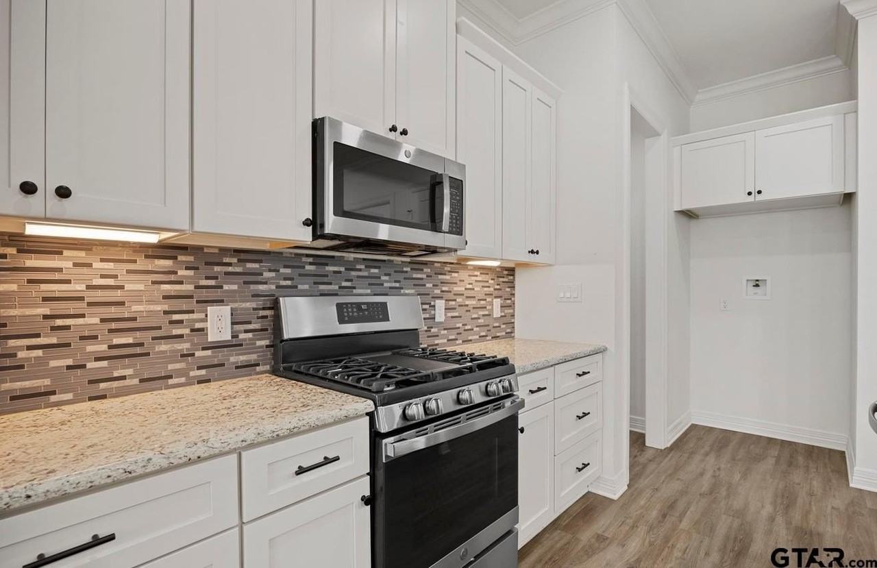 1811 Tres Dr - Photo 3 of 17