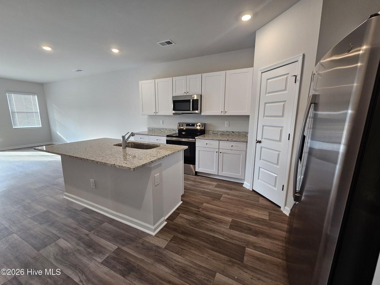 2092 NE Wild Indigo Circle NW - Photo 3 of 16