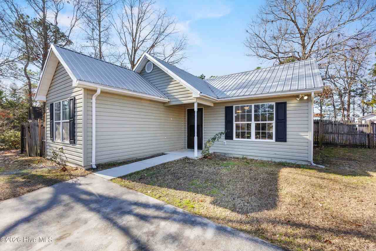 381 E Wood Ln - Photo 4 of 27