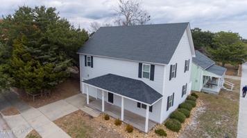 featured image of 1212 Bridges St