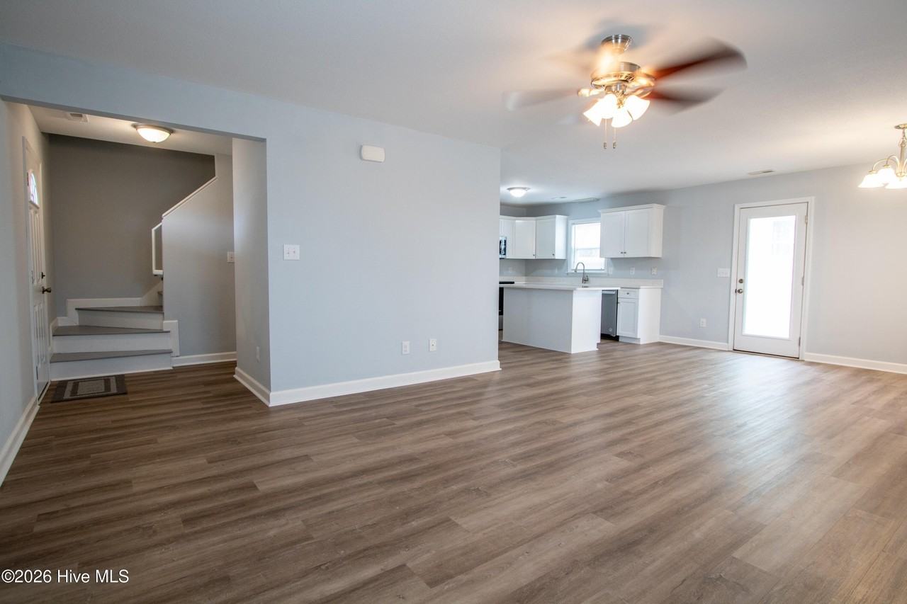 1212 Bridges St - Photo 6 of 22