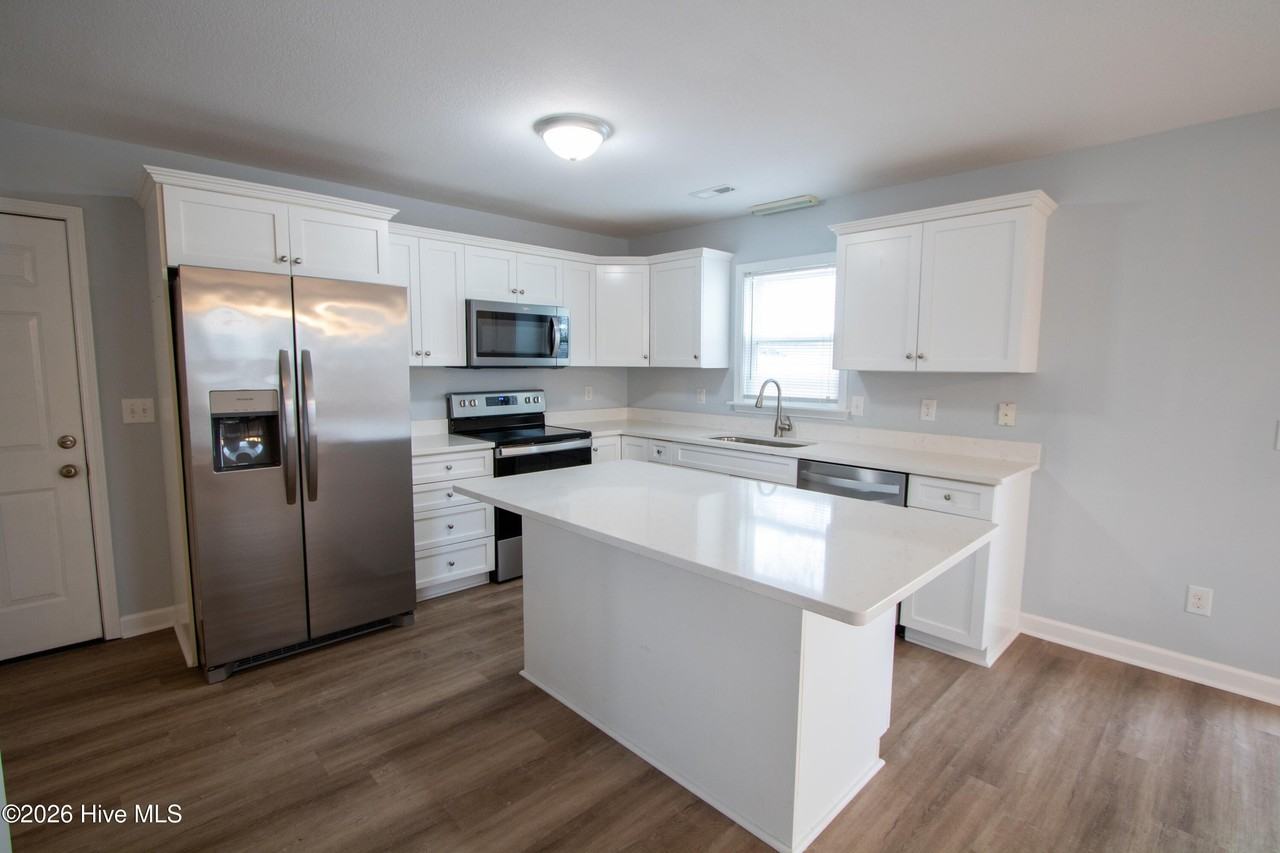 1212 Bridges St - Photo 7 of 22