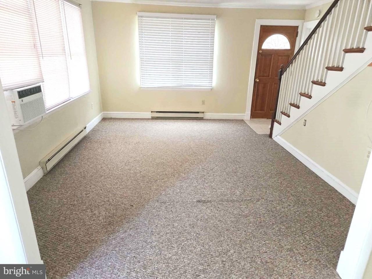 6049 Parkers Creek Dr - Photo 4 of 24