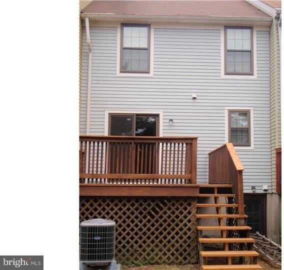 404 Hopkins Ct - Photo 2 of 26