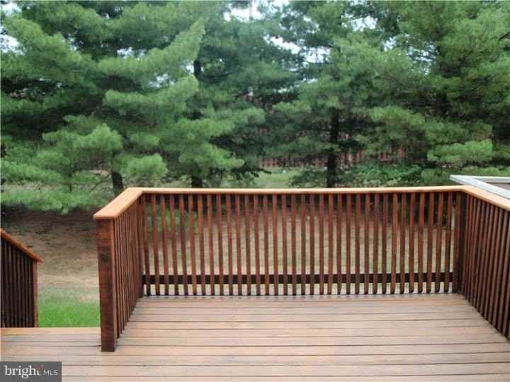 404 Hopkins Ct - Photo 6 of 26