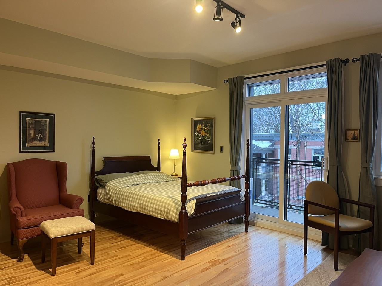 457 McLeod Street - Photo 3 of 11