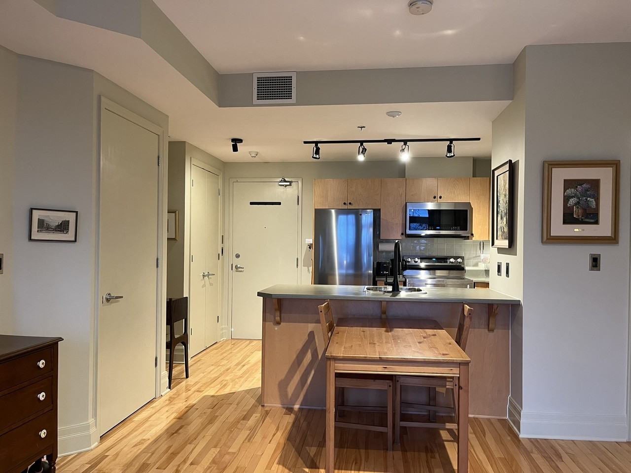 457 McLeod Street - Photo 6 of 11