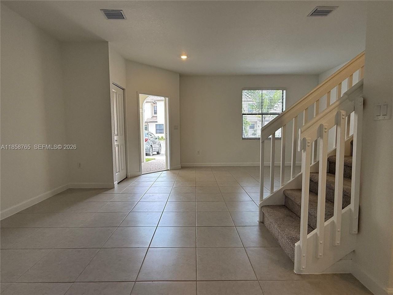 12888 Sw 233rd Ter #0 - Photo 5 of 35