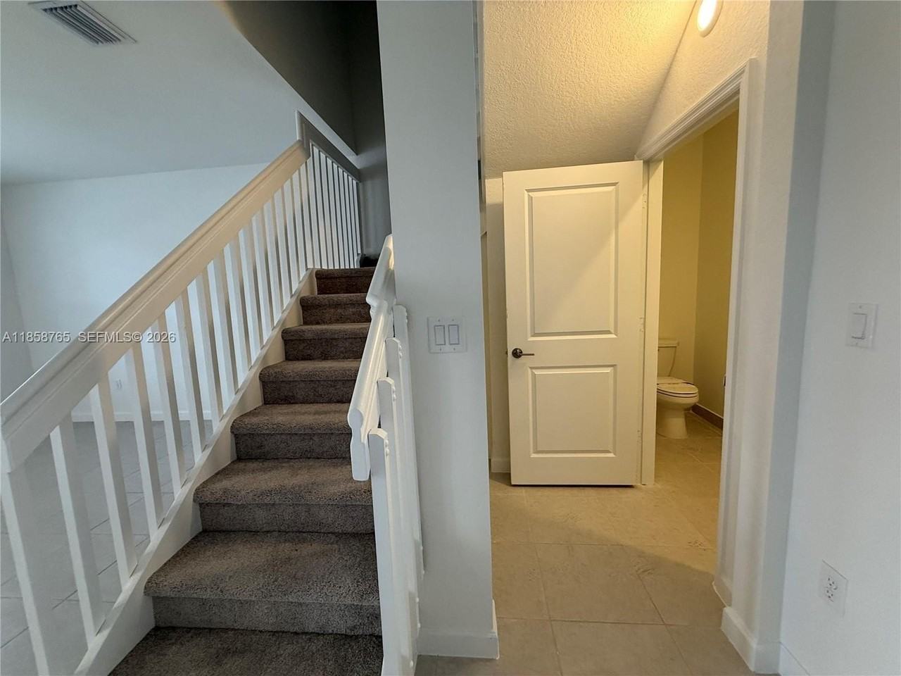 12888 Sw 233rd Ter #0 - Photo 6 of 35