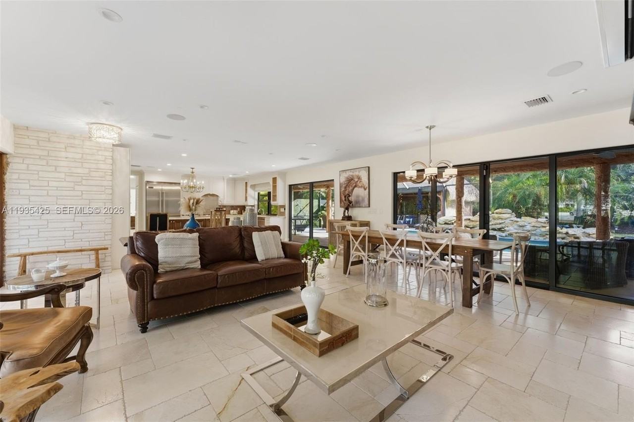 9890 Sw 138th St - Photo 5 of 39