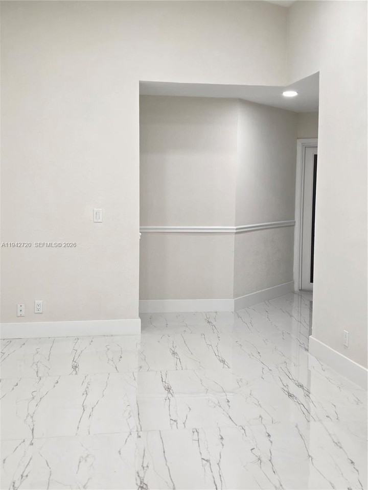 3832 Nw 107th Way - Photo 3 of 33