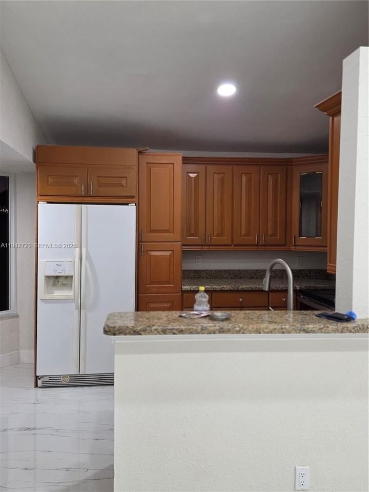 3832 Nw 107th Way - Photo 5 of 33