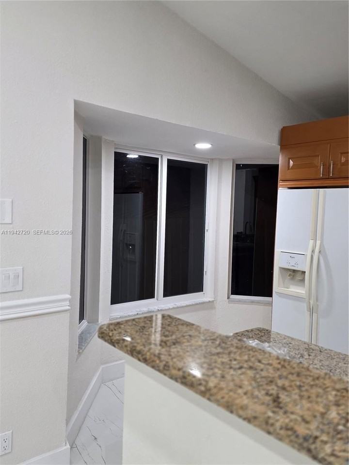 3832 Nw 107th Way - Photo 6 of 33