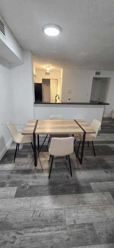 530 S Park Rd #17-11 - Photo 5 of 10