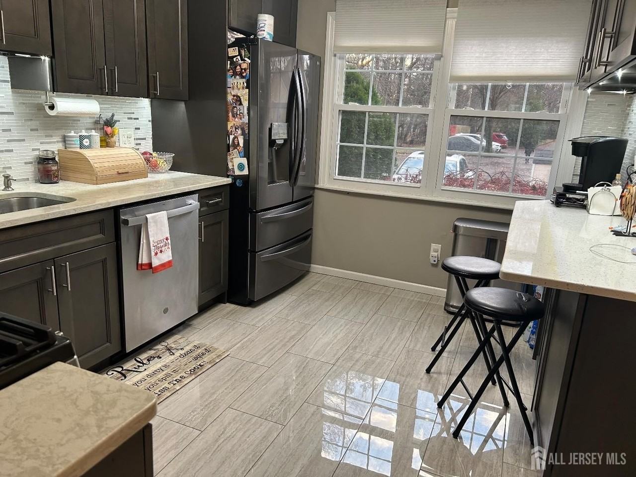 42 Townsend Dr - Photo 4 of 19