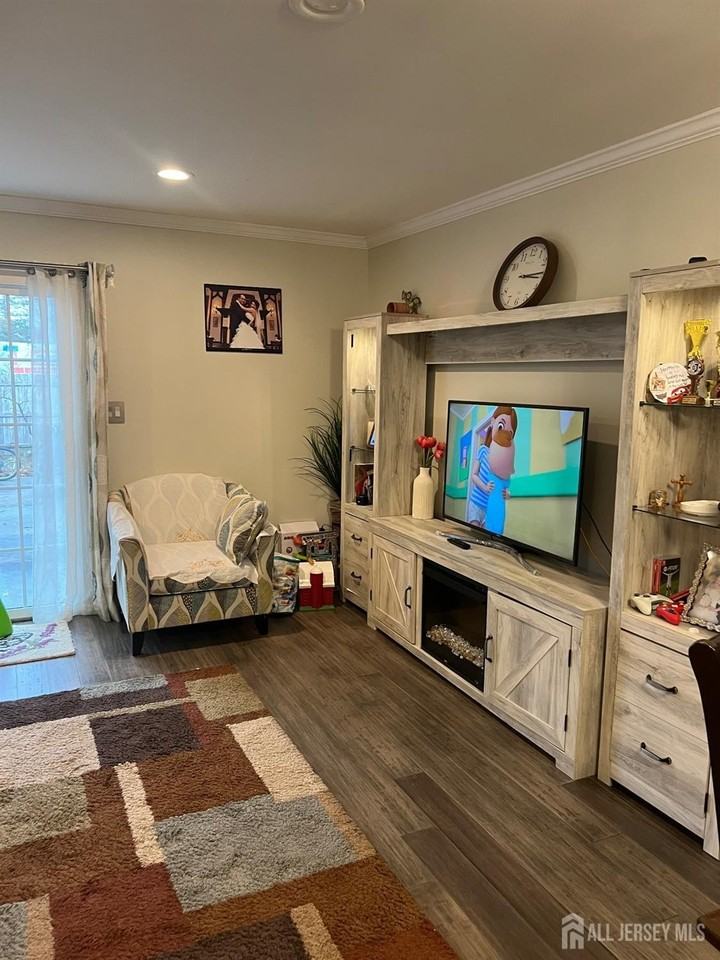 42 Townsend Dr - Photo 7 of 19