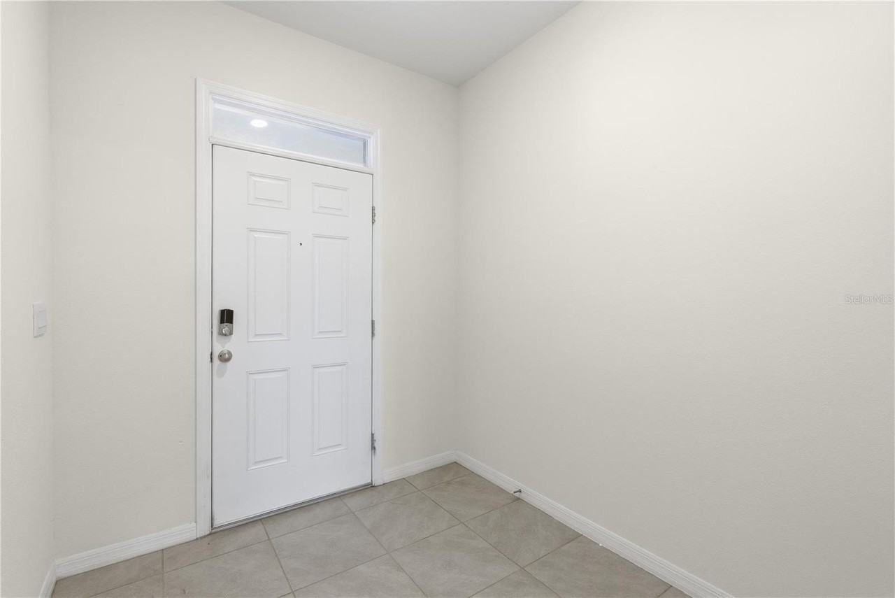 17534 Crescent Moon Loop - Photo 3 of 42