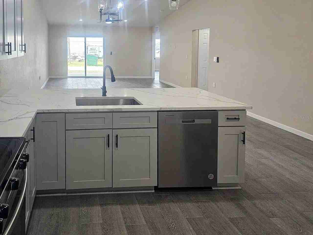 11154 Pendleton Ave - Photo 4 of 11